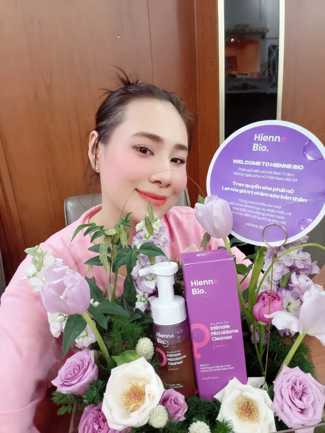 Hồ Bích Trâm cùng sản phẩm Hienne Bio