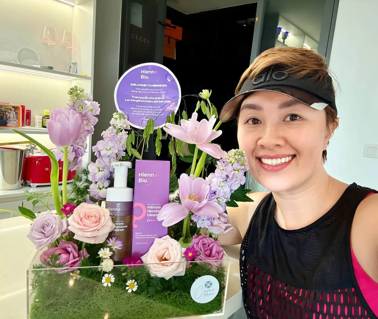 Quỳnh Lê cùng sản phẩm Hienne Bio